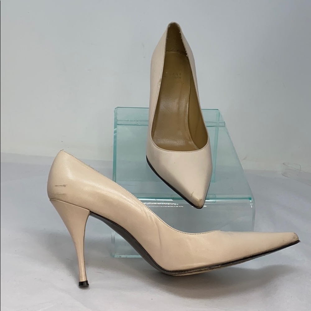 Stuart Weitzman 7.5M Leigh 95 Nude Pointed Pumps